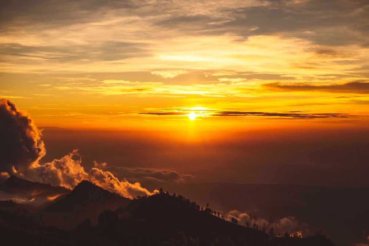 Mount Batur Sunrise Trekking overlooking sunrise in Kintamani Bali