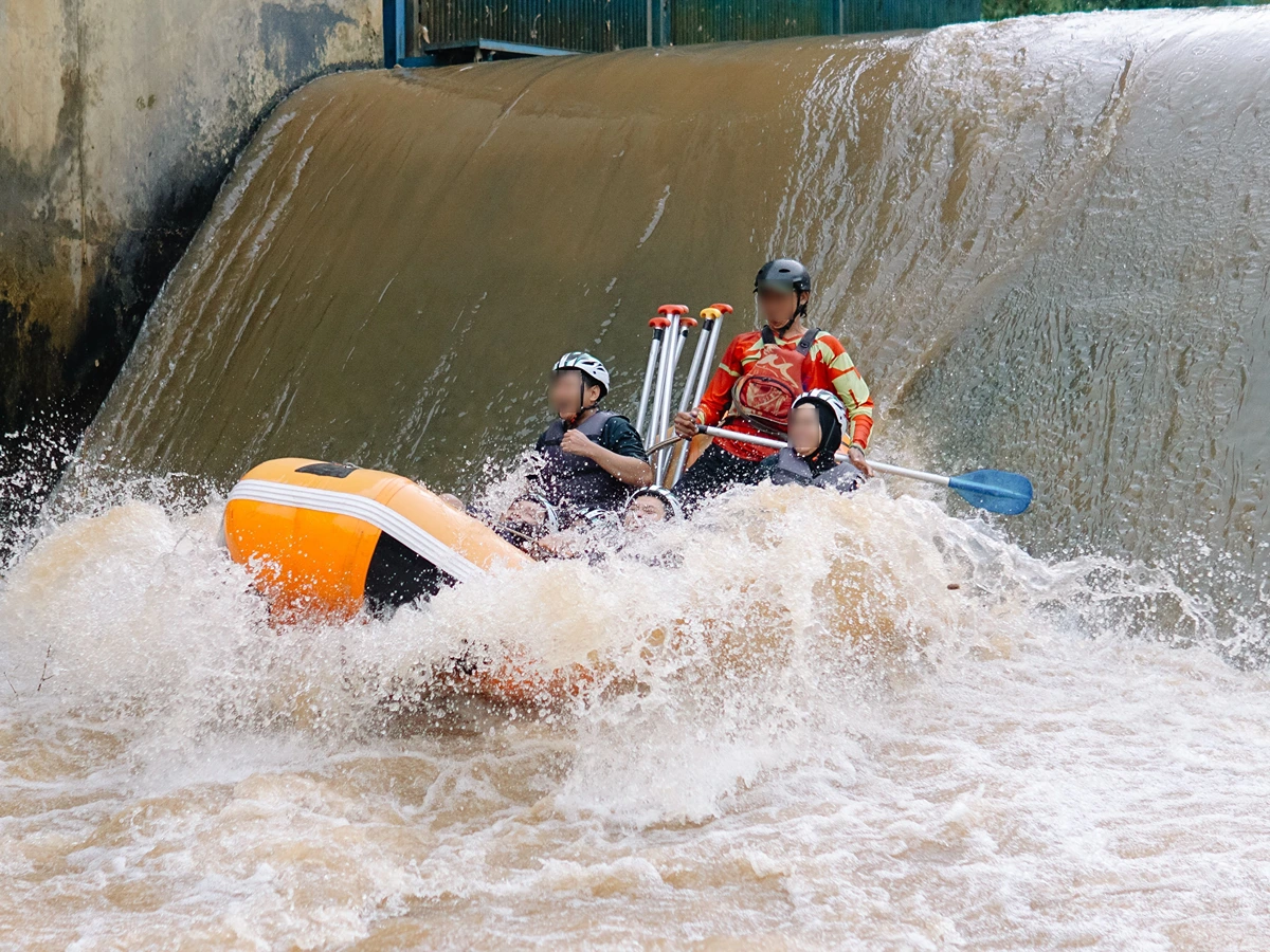 \Telaga Waja River rafting dam