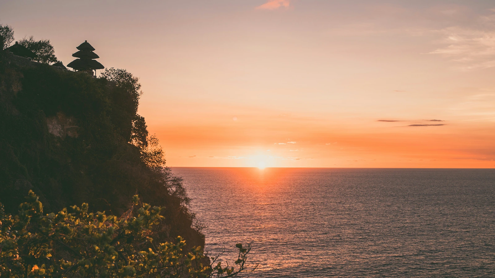 uluwatu destination for beach and sunset