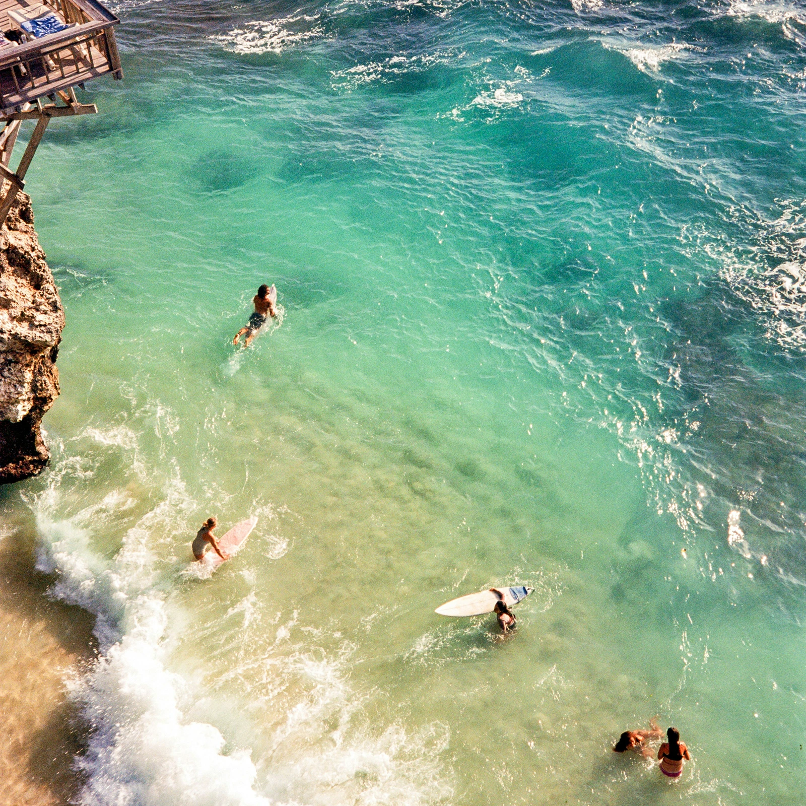 uluwatu surfing destination